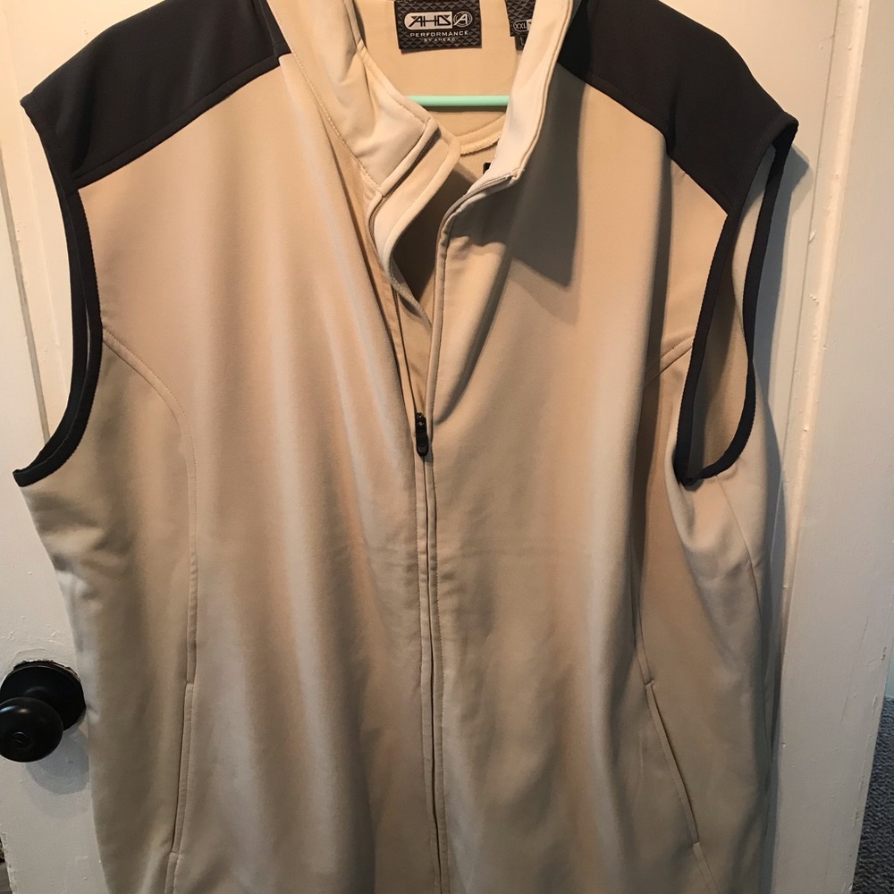 NWT Men’s Lightweight Vest